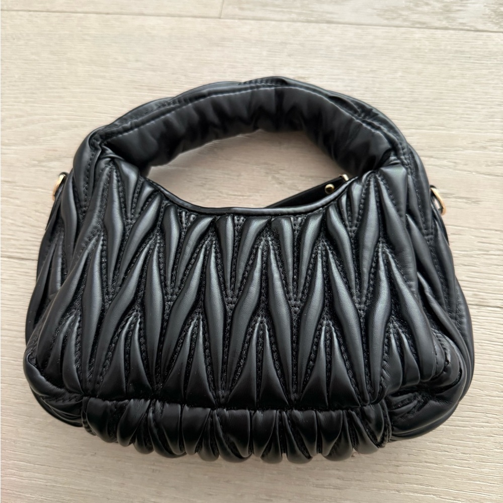 Elegant Black Quilted Women's Bag
